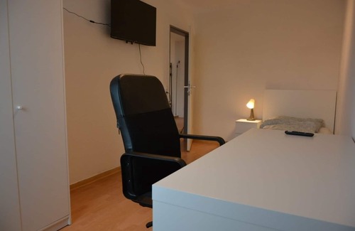 Worms Apartment | Spacious Apartment for 7 Guests with Ocean View in Worms