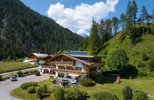 Biberwier Apartment | Idyllic Apartment for 2 Guests with Spa in Biberwier
