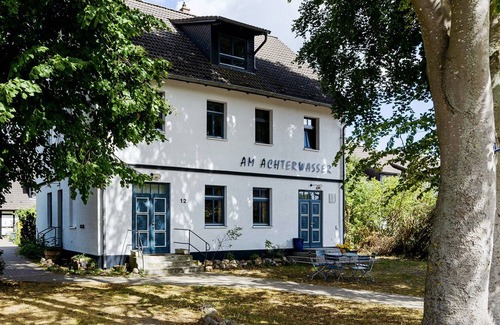 Warthe Apartment | Cozy Apartment for 2 with Oceanfront Views in Rankwitz