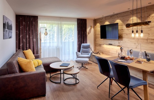 Waltenhofen Apartment | Cozy Apartment for 3 in Schwangau with Spa Access