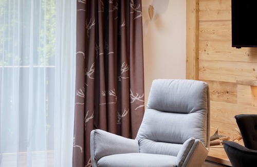Waltenhofen Apartment | Cozy Apartment for 3 in Schwangau with Spa Access