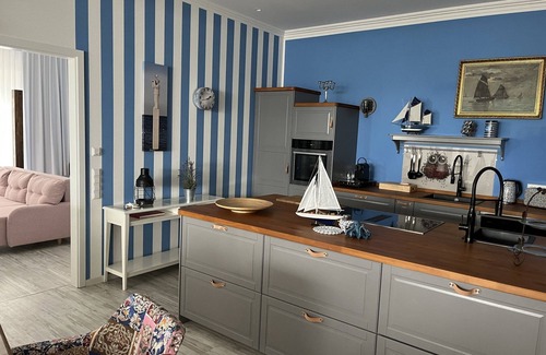 Region Hannover District Apartment | Spacious 120m² Apartment for 6 Guests in Wunstorf