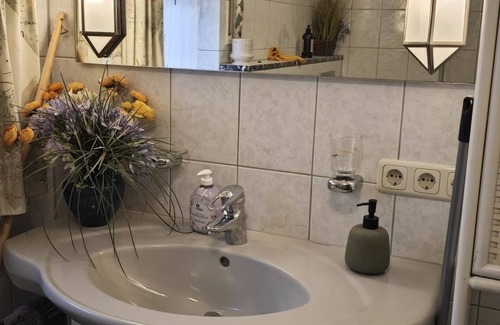 Weilheim Apartment | Comfortable Getaway for 4 with Spa and Kitchen in Weilheim