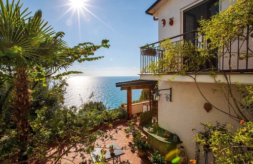 Marina di Pisciotta Apartment | Cozy Appartment for 2 Guests in Beautiful Pisciotta