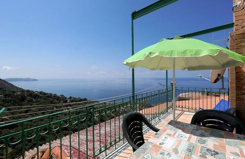 Marina di Pisciotta Apartment | Spacious 100m² Apartment for Families in Pisciotta