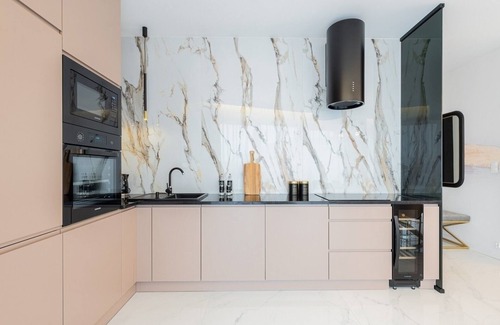 Sianozety Apartment | Spacious Apartment for 6 Guests in Sianozety