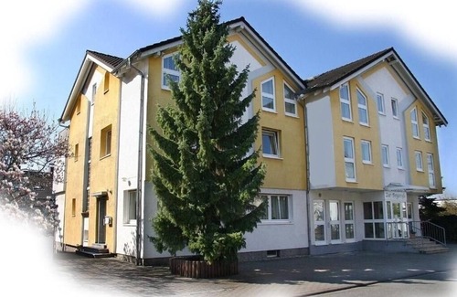 Zwingenberg Apartment | Cozy Retreat for 2 Guests in Zwingenberg with Kitchen