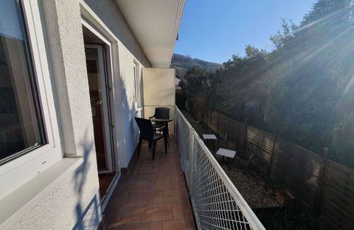 Zwingenberg Apartment | Cozy Retreat for 2 Guests in Zwingenberg with Kitchen