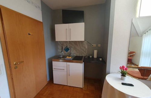 Zwingenberg Apartment | Cozy Retreat for Two in Zwingenberg with Kitchen Amenities