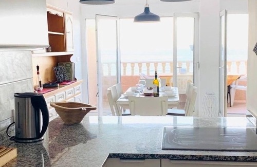 Coveta Fuma Apartment | Oceanfront Retreat for 6 Guests in El Campello