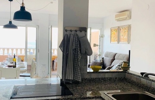 Coveta Fuma Apartment | Oceanfront Retreat for 6 Guests in El Campello
