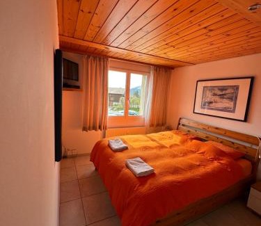 Mitloedi Apartment | Discover Arvenbüel Bergtraum: Oceanfront Pet-Friendly Escape