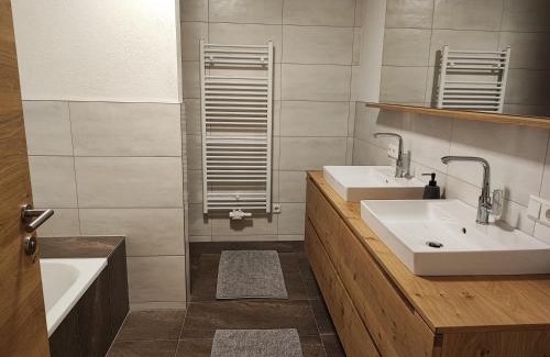 Matrei in Osttirol Apartment | Experience Breathtaking Mountain Views and Oceanfront Living