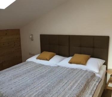Neustift Im Stubaital Apartment | Cozy Ferienwohnungen Kindl: Family-Friendly with Breakfast