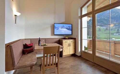 Ramsau im Zillertal Apartment | Kid-Friendly Ferienwohnung Sonnblick with a 9.6 Rating