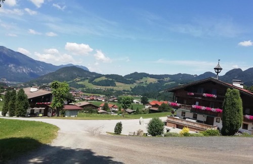 Reith im Alpbachtal Apartment | Family-Friendly Ferienwohnung Angererhof with Perfect Reviews