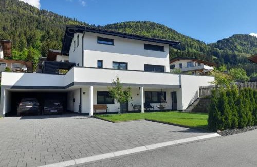 Sankt Jakob in Haus Apartment | Family-Friendly Stay at Ferienwohnung Eder - Rated 9.4/10