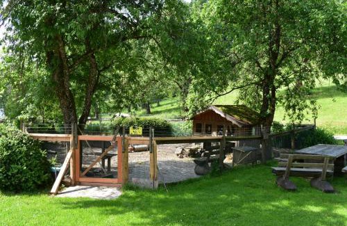 Unterach am Attersee Apartment | Discover Ferienwohnung Grubinger: Family-Friendly Getaway