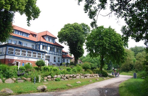 Kloster Hotel | Inviting Ferienwohnung auf Hiddensee with Pool & Dining