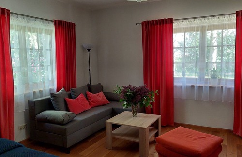Gustow Apartment | Idyllic Ferienwohnung auf Rügen with Pool & Spa Amenities