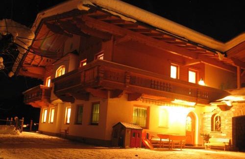Hainzenberg Apartment | Unforgettable Retreat at Ferienwohnung Ausblick Zillertal