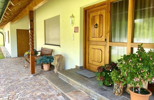 Gemarkung Zillhausen Apartment | Kid-Friendly Ferienwohnung Böllatblick with 9.7/10 Rating