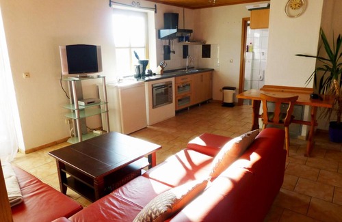 Waging am See Apartment | Pet-Friendly Getaway at Ferienwohnung Bösch with High Ratings