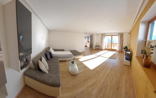 Kitzbuehel Apartment | Experience Oceanfront Bliss at Ferienwohnung Brixental