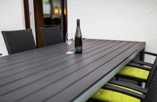 Traben-Trarbach Apartment | Ocean View Retreat: Ferienwohnung Barrique Wolf Awaits