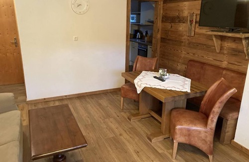 Rossleithen Apartment | Ferienwohnung, Bad, WC, Küche, Balkon - Ferienhotel Gut Enghagen