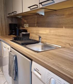 Averlak Apartment | Pet-Friendly Retreat at Ferienwohnung Balzereit - 9.6 Rating