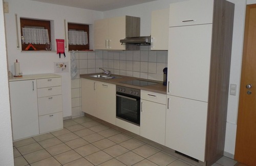 Muensingen Apartment | Cozy Ferienwohnung Beck with Terrace and Kitchen Amenities