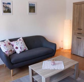 Saarburg Apartment | Family-Friendly Ferienwohnung Berggarten with High Ratings