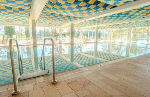 Scheidegg Apartment | Relax at Ferienwohnung BergOase: Pool, Spa & Ocean Views