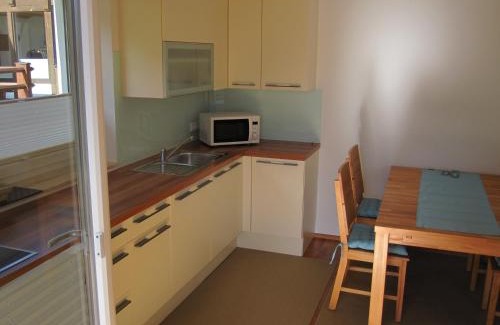 Medraz Apartment | Family-Friendly Ferienwohnung Bergpanorama with Kitchen