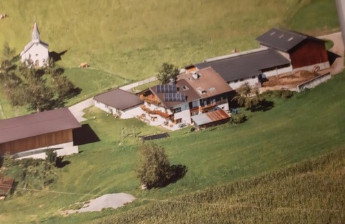 Vomperbach Apartment | Inviting Ferienwohnung Bettelwurfblick - Family-Friendly Retreat