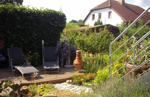 Kirchenlamitz Apartment | Delightful Ferienwohnung Blütentraum - 4-Star Family Retreat