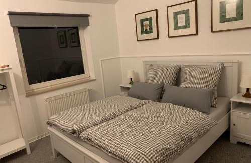 Leichlingen Apartment | Kid-Friendly Retreat at Ferienwohnung Blütenstadt - 8.9/10