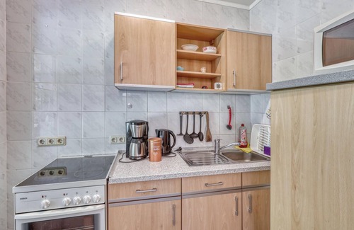 Blankensee Apartment | Ideal 2 Bedroom Getaway in Blankensee with Spa & Kitchen