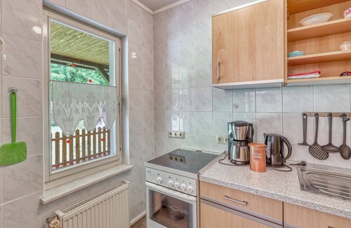 Blankensee Apartment | Ideal 2 Bedroom Getaway in Blankensee with Spa & Kitchen