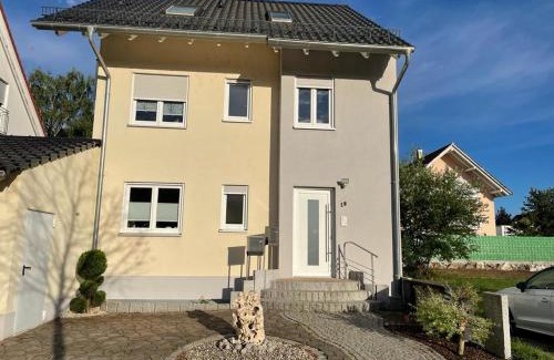 Gengenbach Apartment | Child-Friendly Ferienwohnung Blumenfeld - Guest Rated 9.8