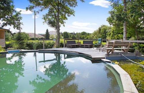 Meßkirch Apartment | Charming Ferienwohnung Bodanrück with Pool & Family Comfort