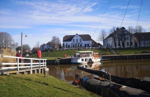 Timmel Apartment | Pet-Friendly Ferienwohnung Boven with Ocean View & High Ratings