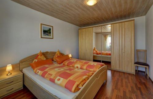 Neuschoenau Apartment | Discover Ferienwohnung Boxleitner: Family-Friendly Retreat