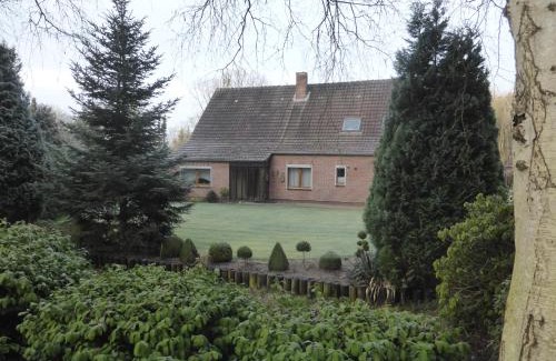Gnarrenburg Apartment | Top-Rated Ferienwohnung Bredehöft with Family-Friendly Amenities