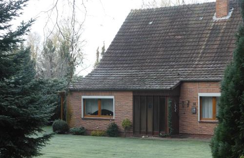 Gnarrenburg Apartment | Top-Rated Ferienwohnung Bredehöft with Family-Friendly Amenities