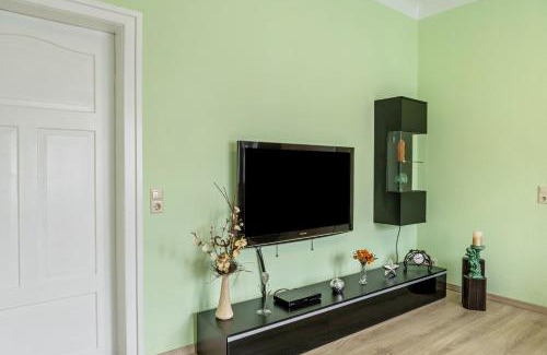 Plaue Apartment | Family-Friendly Ferienwohnung Burgblick with Top Reviews