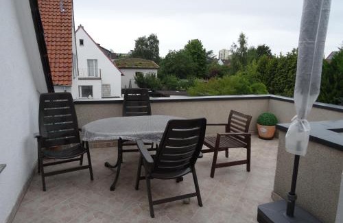 Vahrenheide Apartment | Spacious 110 sqm Apartment with Inviting Terrace Retreat