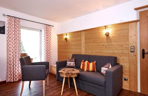 Vorderhindelang Apartment | Cozy Retreat at Café Mali - 4 Star, Rated 9.7/10