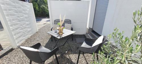 Heinsberg Apartment | Cozy Casa Di Lago: Top-Rated Family-Friendly Retreat